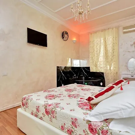 L&s Jacuzzi Apartment Rom