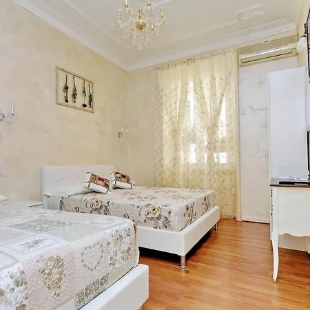 L&s Jacuzzi Apartment